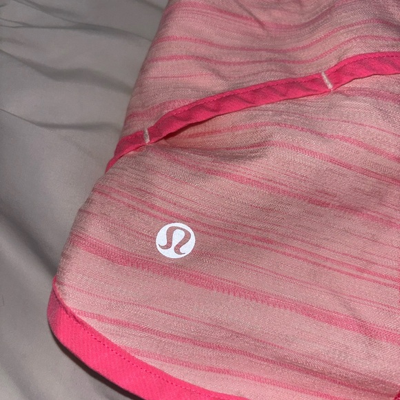 Lulu shorts size 4 - Picture 4 of 5